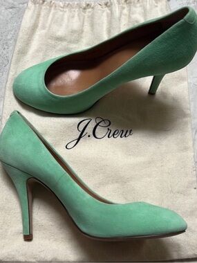 J. Crew • Women's 7 • Mint Green • Suede • Classic Closed Toe Heels